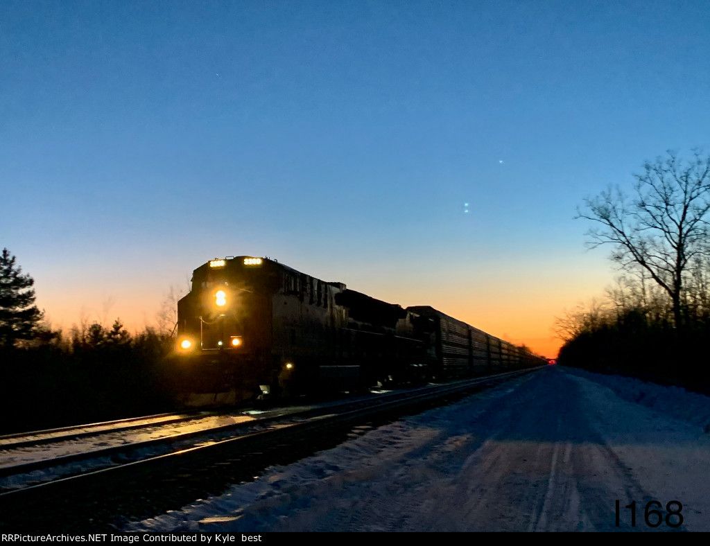 CSX 3360 on I168